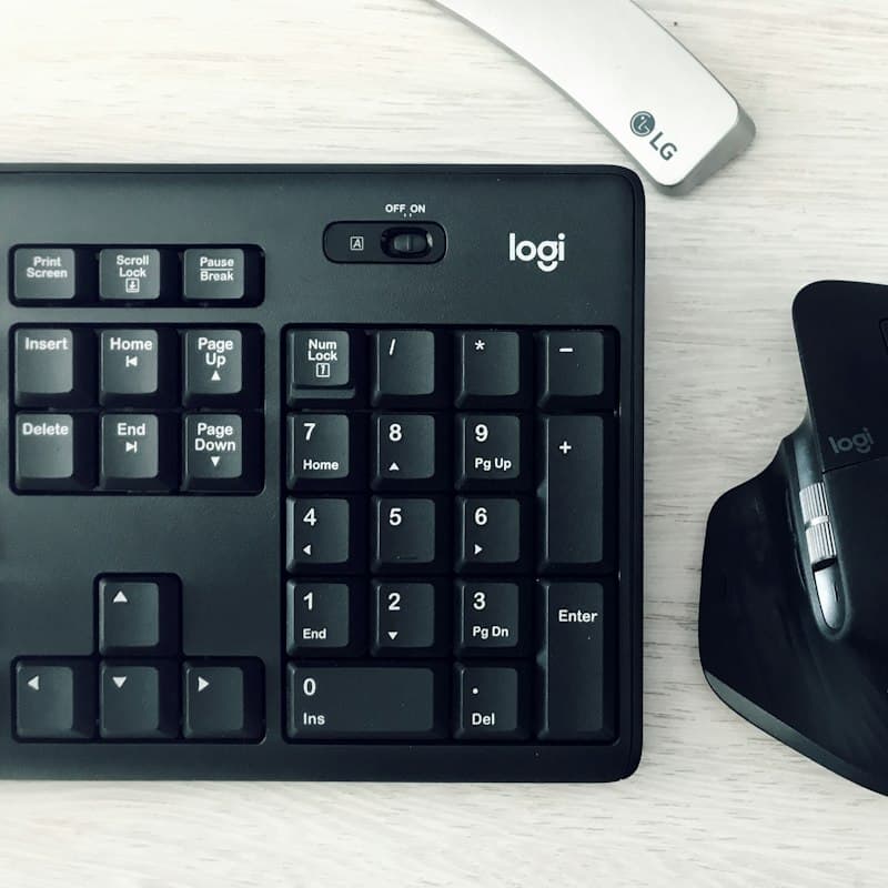 Logitech MK270 Kablosuz Klavye Mouse Seti