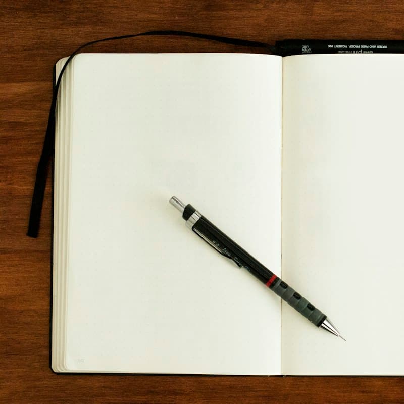 Leuchtturm1917 Noktalı Defter A5 Sert Kapak Siyah